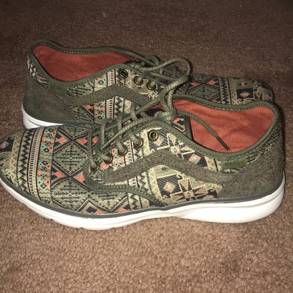 Vans Shoes - Women’s vans like new
